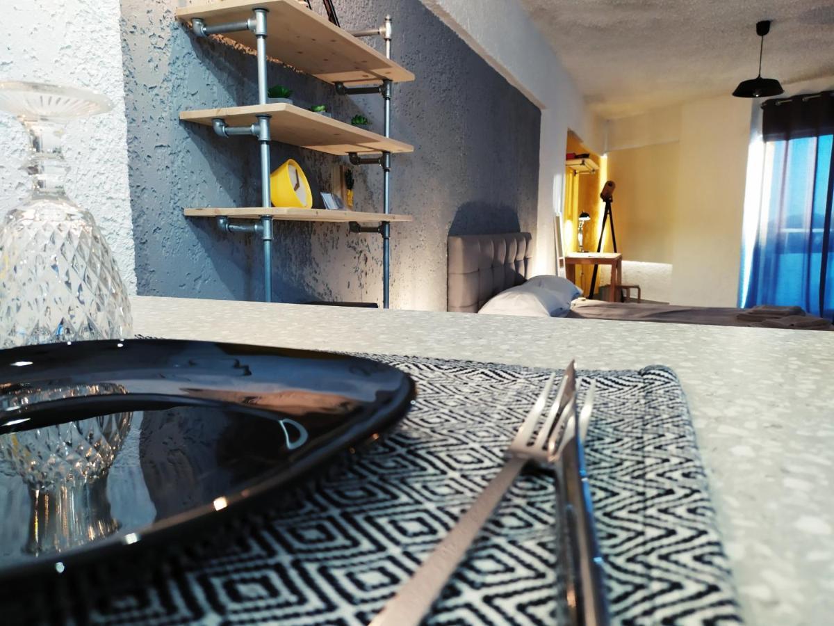21 Suites Deluxe Stay Near The Airport Markopoulo Mesogaias Exterior photo