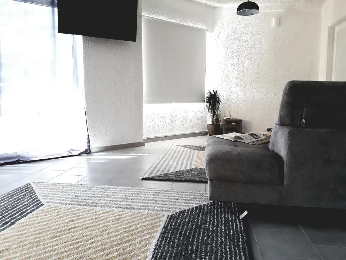 21 Suites Deluxe Stay Near The Airport Markopoulo Mesogaias Exterior photo